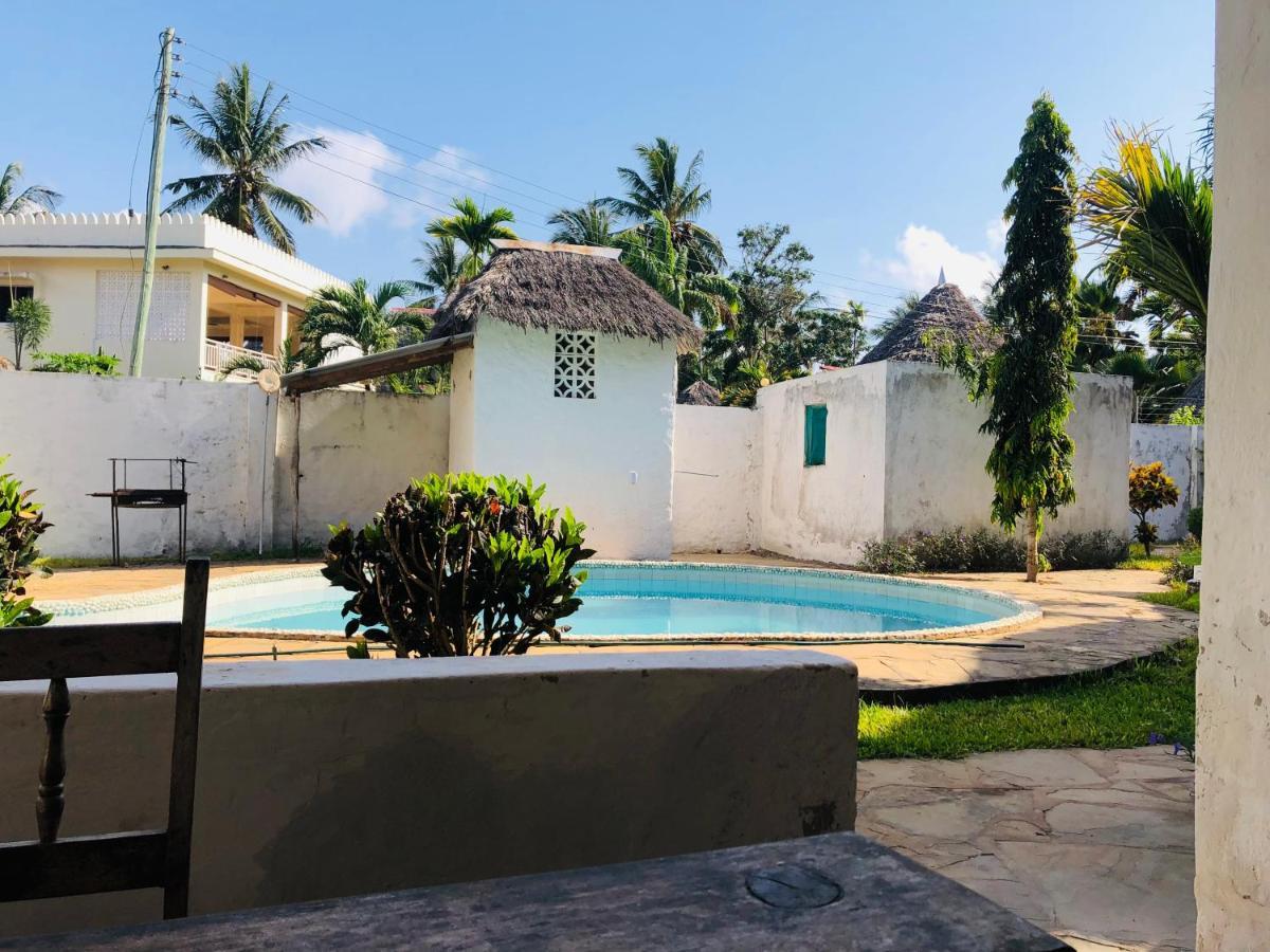 Miwa Holiday Resort Diani Beach Eksteriør billede