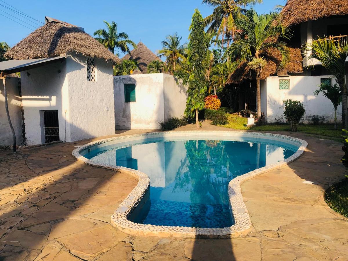 Miwa Holiday Resort Diani Beach Eksteriør billede