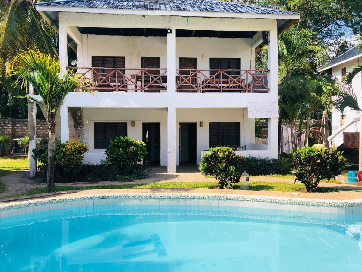 Miwa Holiday Resort Diani Beach Eksteriør billede