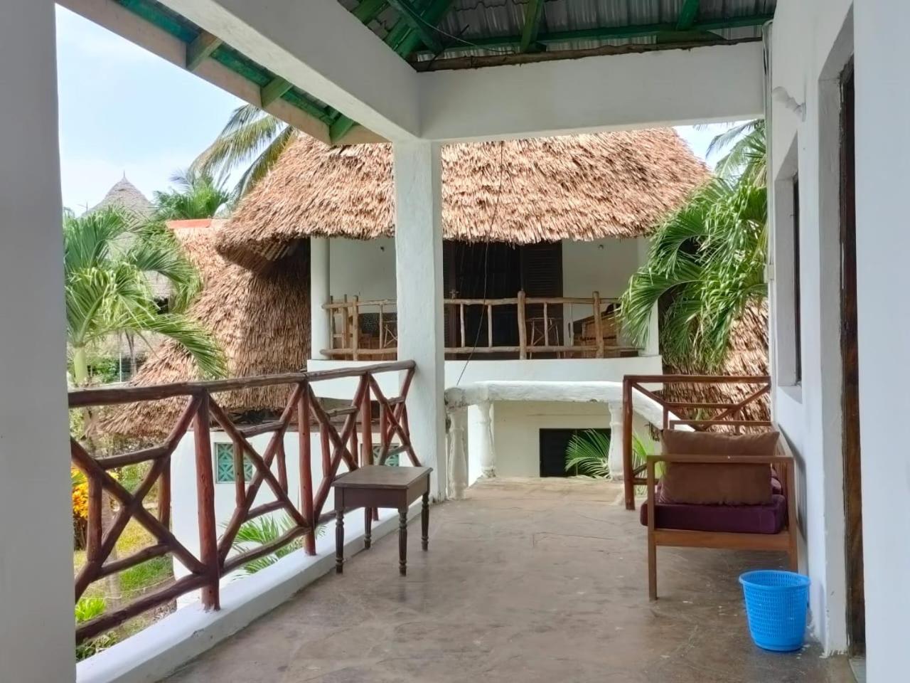 Miwa Holiday Resort Diani Beach Eksteriør billede